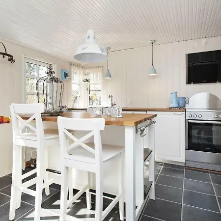 Holiday Vaeggerlose Li